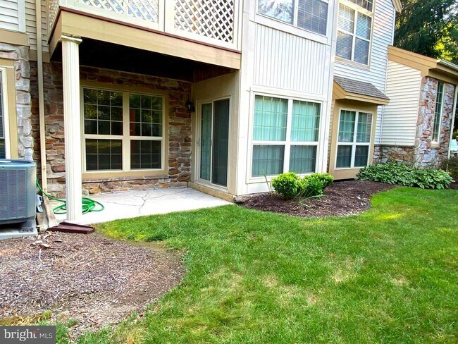 Building Photo - 1701 Foxmeadow Cir