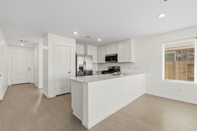 Building Photo - 9323 Speckled Trout Dr