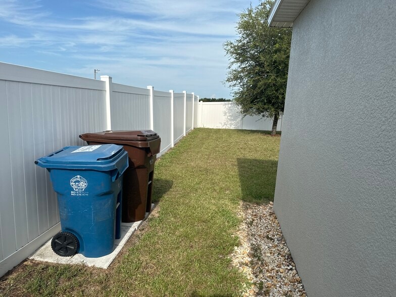 Building Photo - 138 Tracy Cir