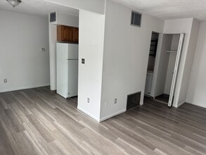 Building Photo - 1705 Heatheridge Rd