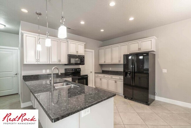 Building Photo - 4 Bedroom Home Near Golf Courses In St. George