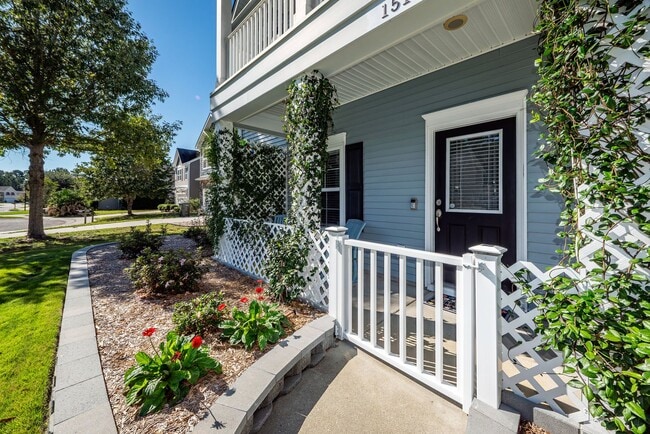 Building Photo - 4 Bedroom, 2.5 Bathroom Home in Brownswood...