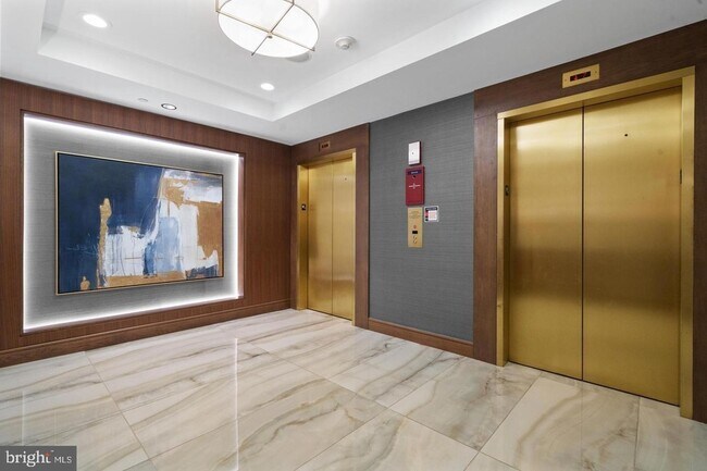 Building Photo - 616 E Street NW Unit 902