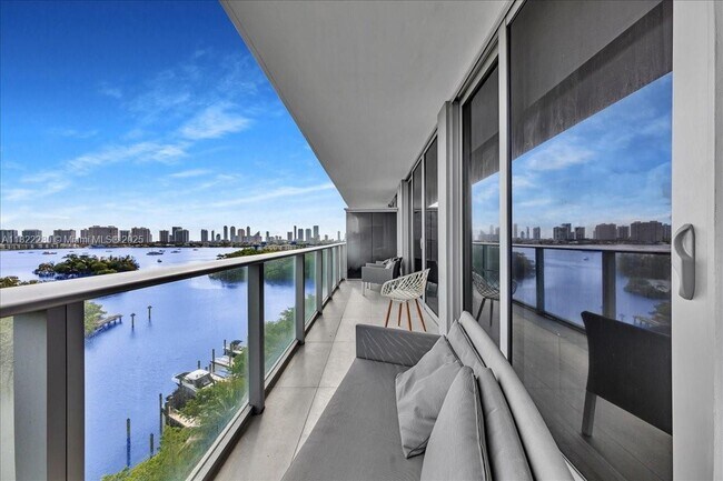Building Photo - 16385 Biscayne Blvd
