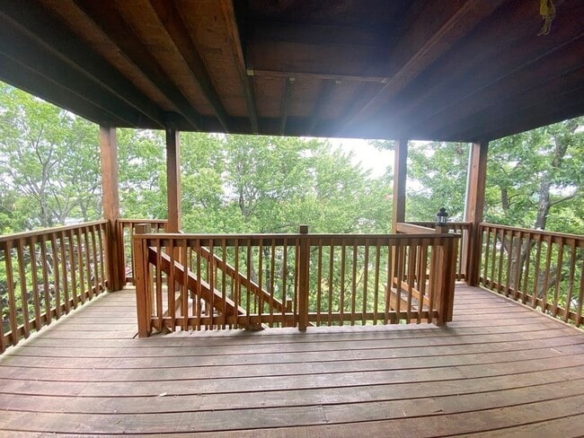 Building Photo - 444 Sumner St