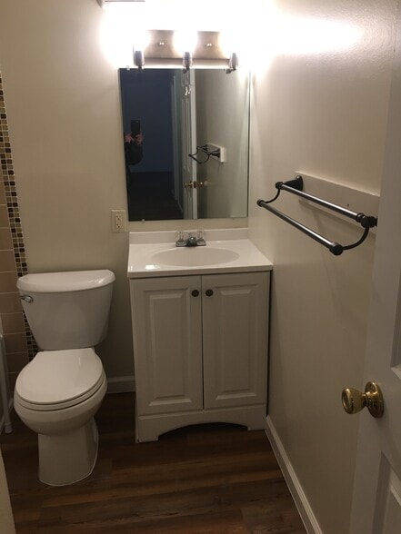 Recently Updated Bath Features New Vanity, Toilet, Tub/Surround and Vinyl Plank Flooring - 4251 Brockley Ave