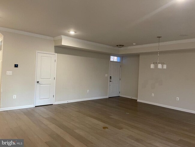 Building Photo - 23255 Milltown Knoll Square