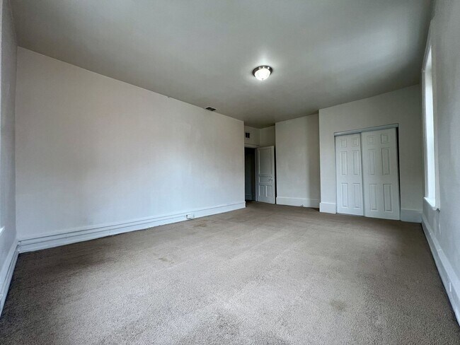 Building Photo - Fantastic Oakland 3BR! 2 FULL Bathrooms / ...