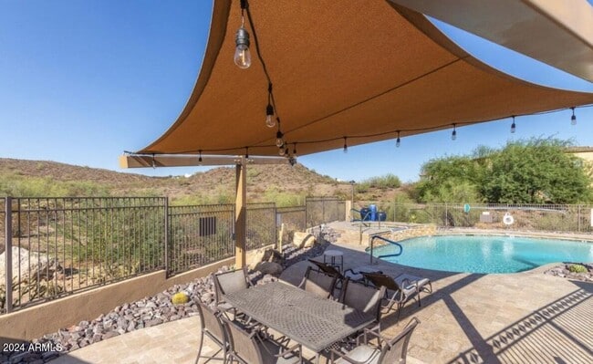 Building Photo - 1223 E Moss St