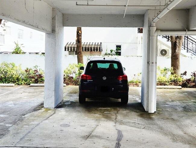 Building Photo - 7601 Dickens Ave