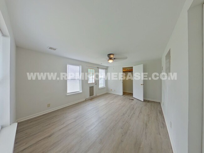 Building Photo - 3079 Cosson Cir