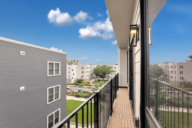 Building Photo - 256 Dorchester St