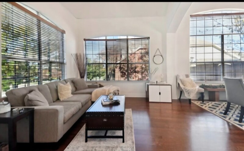 Building Photo - 2446 Chesterfield Rd