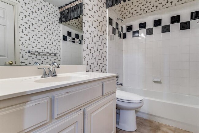 Building Photo - 8412 Greystone Ct