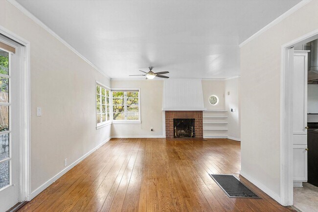 Building Photo - 6172 Moraga Ave