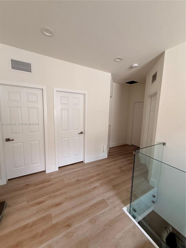 Building Photo - 8640 NW 101st Pl