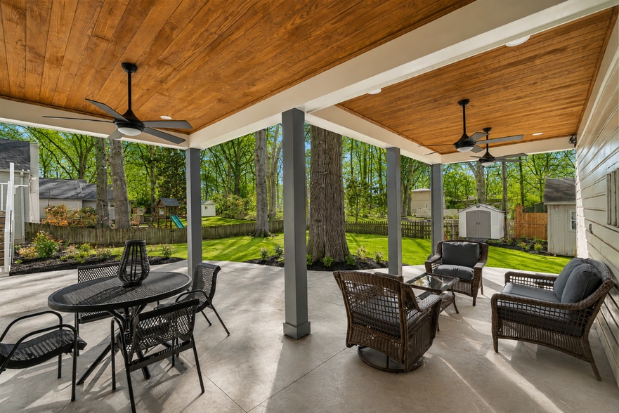 Covered Patio - 5347 Denwood Ave