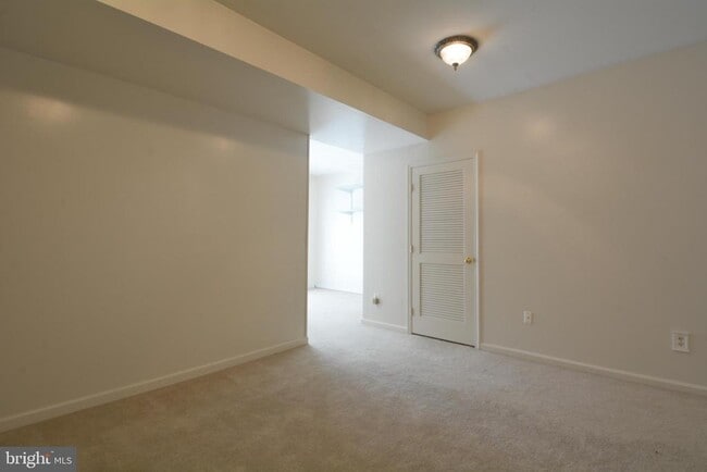 Building Photo - 5080 Grimm Dr