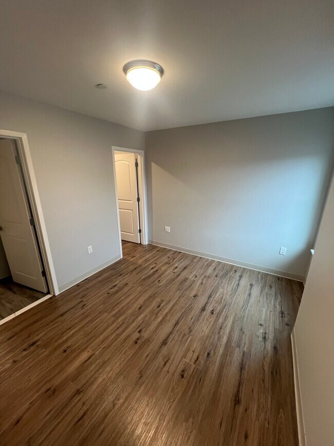 Building Photo - 12 Florence St