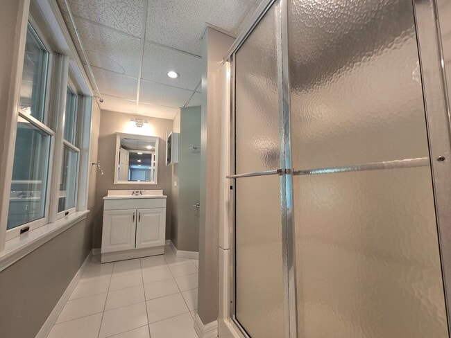 Building Photo - 1565 Old Barn Cir