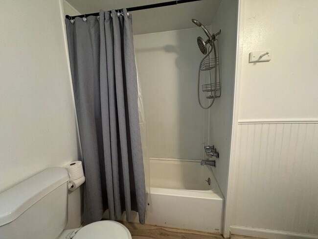 Building Photo - 2BR Mobile Unfurnished recent remodel/Refr...