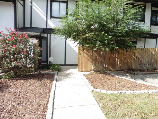 Primary Photo - 4257 Lake Ridge Dr
