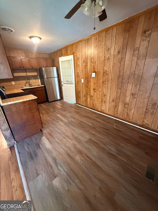 Building Photo - 6646 Wolf River Ct