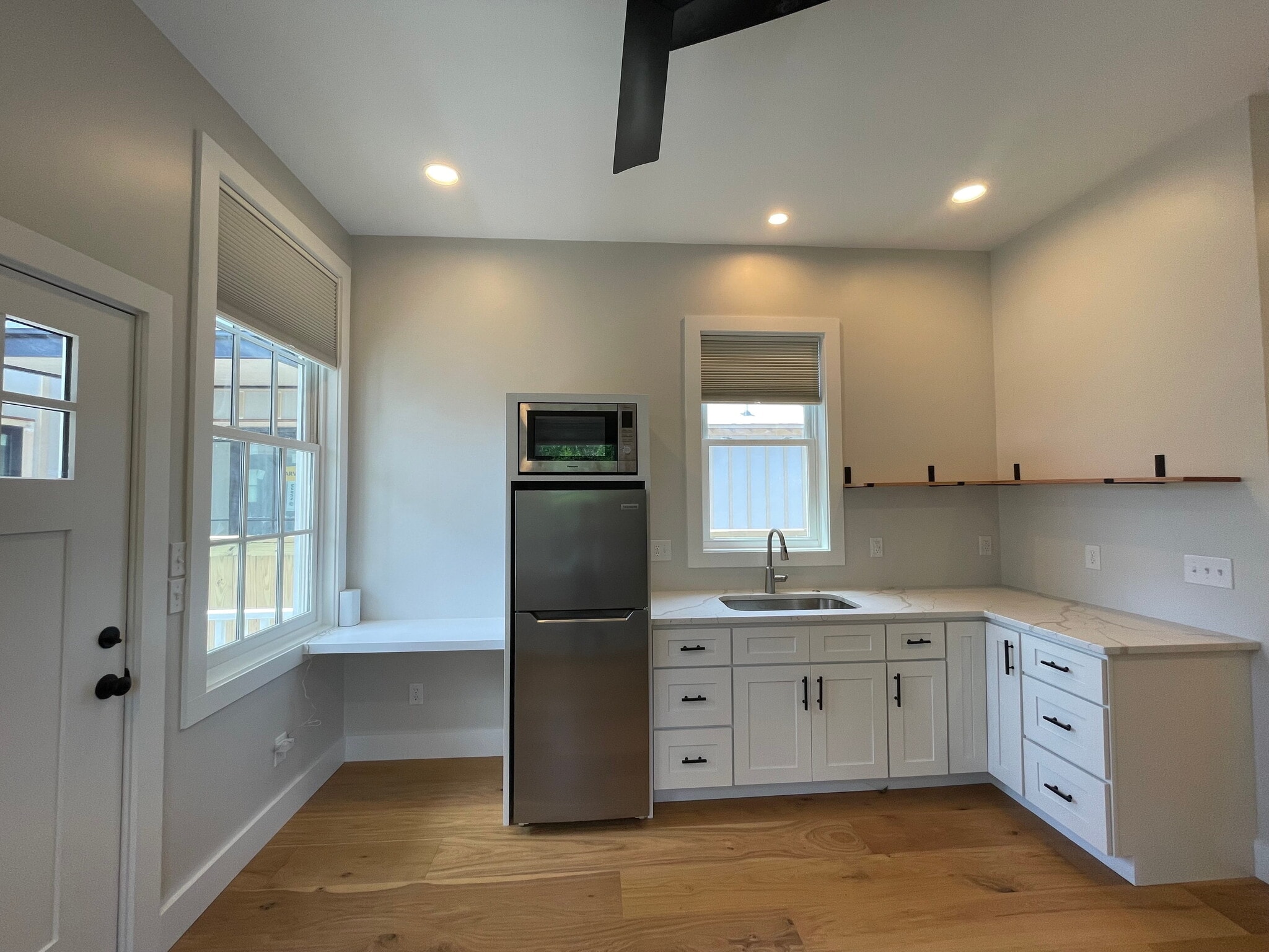 Building Photo - 907 Ashley Ave