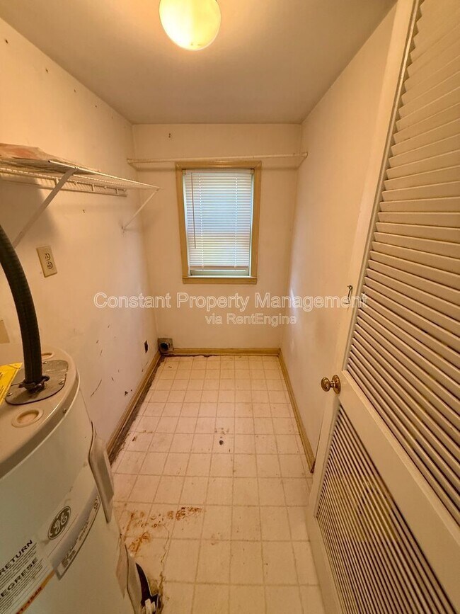 Building Photo - 1031 Bond St