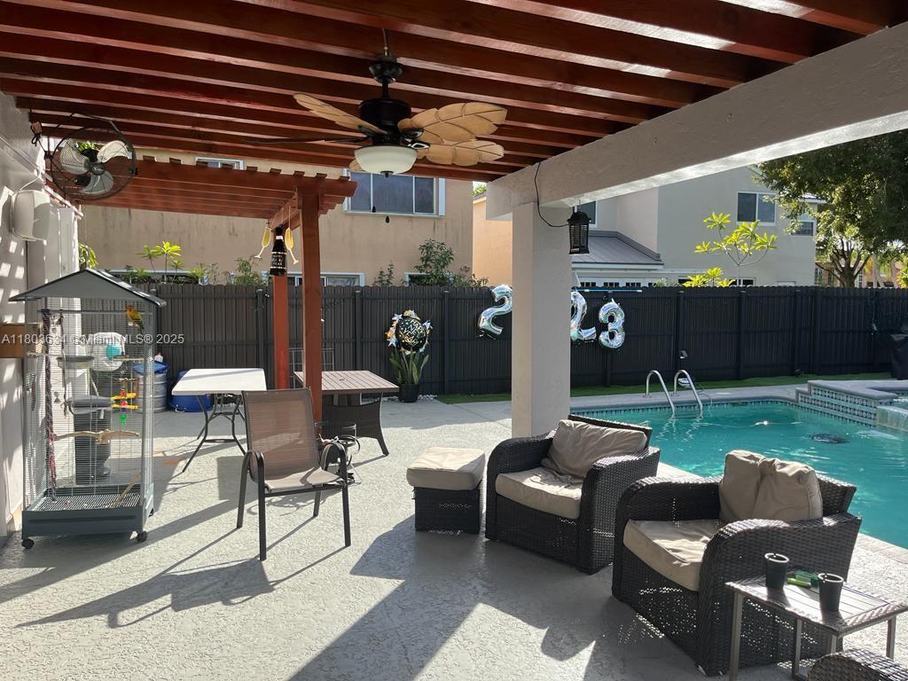 Building Photo - 9953 SW 154th Ct