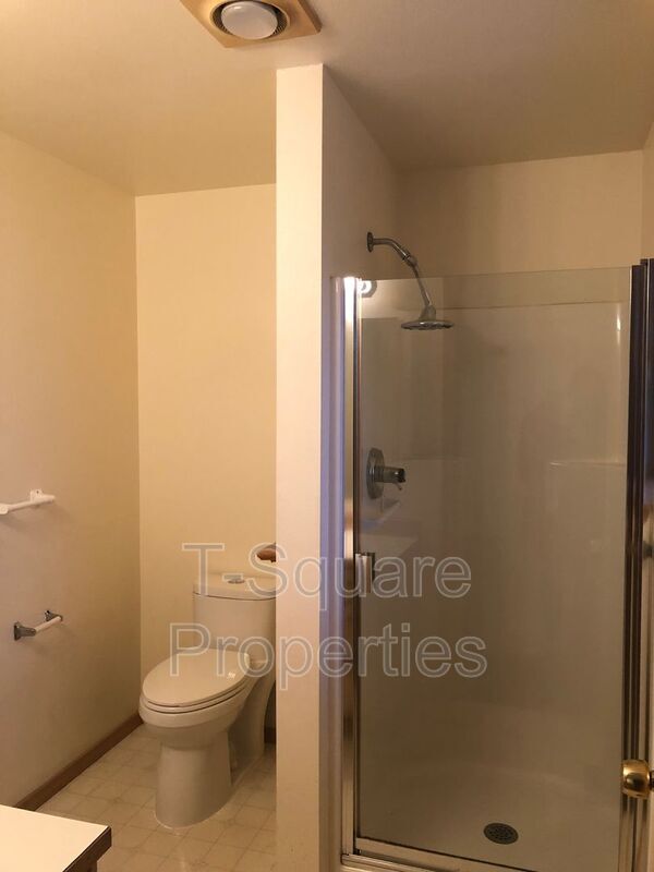 Building Photo - 5203 63rd Dr NE