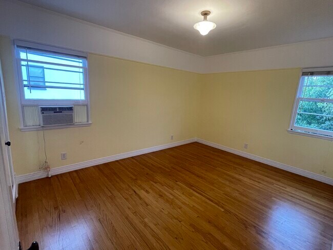 Building Photo - 1605 California Ave