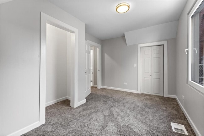 Building Photo - 3751 N Clifton Ave