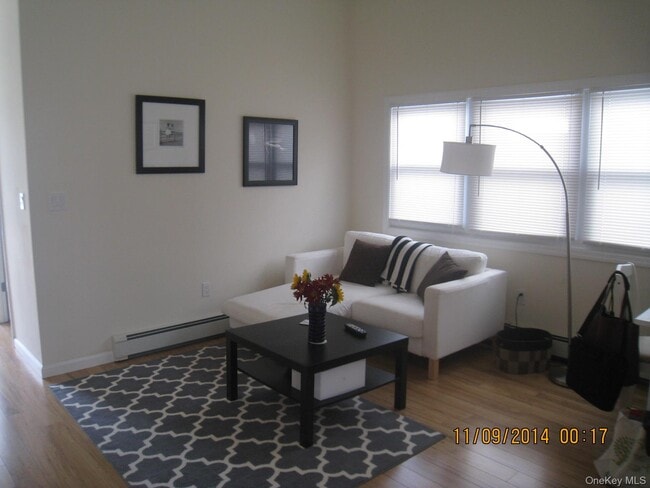 Building Photo - 82 California St