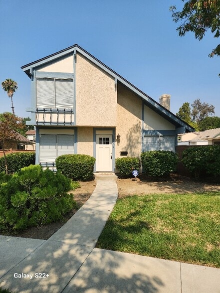 Primary Photo - 10774 Cariuto Ct