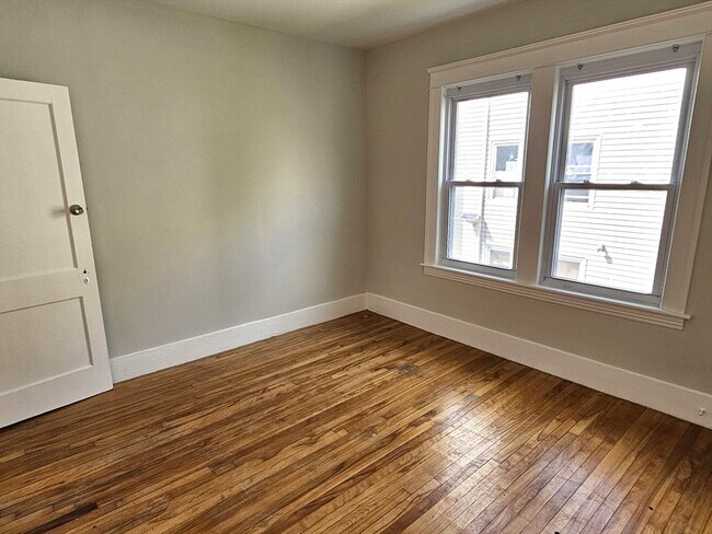 Building Photo - 169 Perry Ave