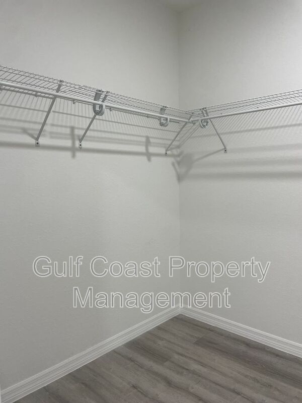 Building Photo - 1926 Marlay Ave