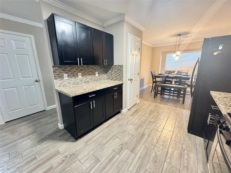 Building Photo - 12411 Meadow Frost Ln