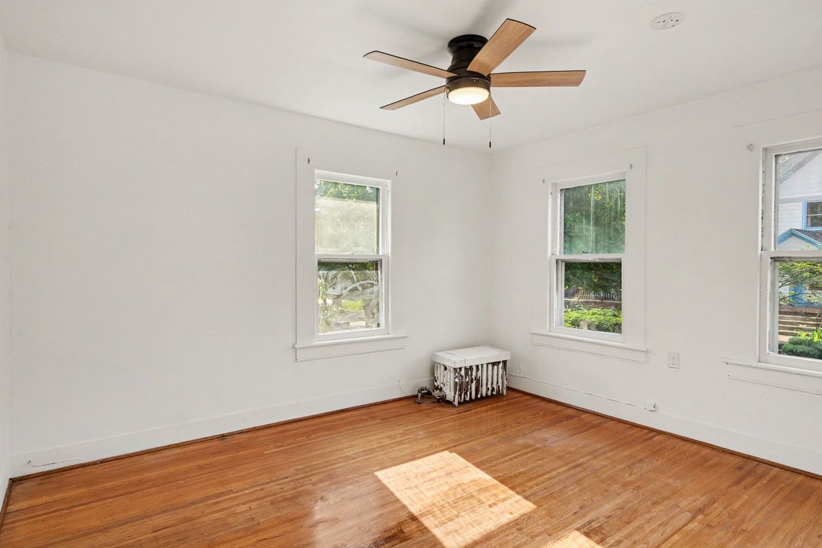 Building Photo - 54 Sanford St