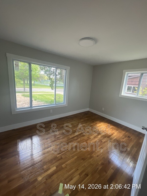 Building Photo - 4106 Stillwell Ave