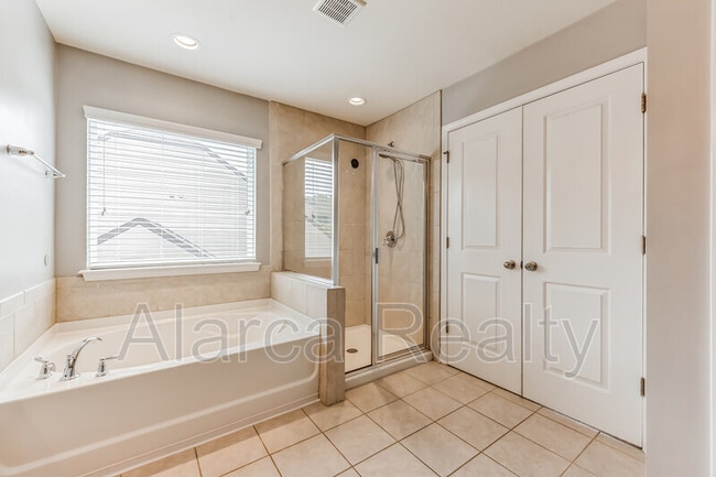 Building Photo - 7419 Canova Ln