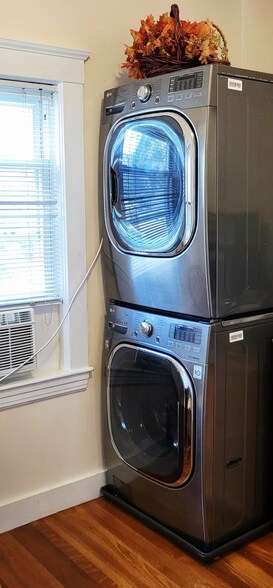 Washer & dryer - 16 Federal St