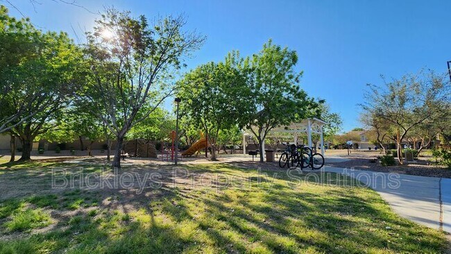 Building Photo - 4446 E Blue Sage Rd