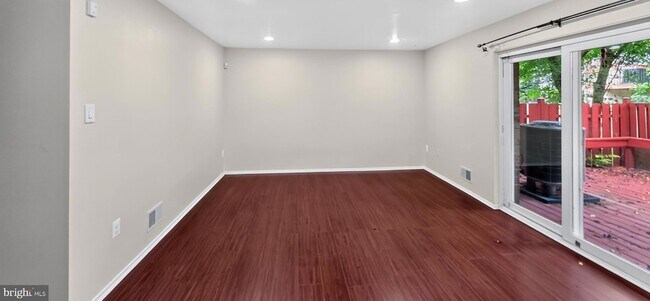 Building Photo - 9814 Rainleaf Ct
