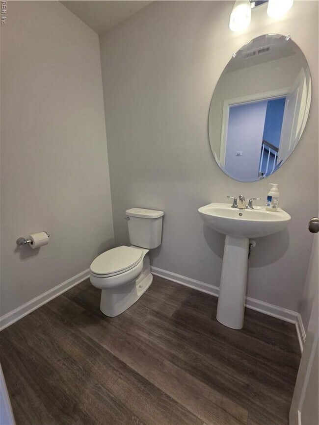 Building Photo - 412 Bulkhead Pl