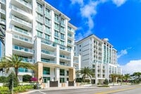 Building Photo - 495 E Royal Palm Rd