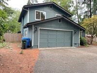 Building Photo - Gated community offering 3 bedrooms and 2....