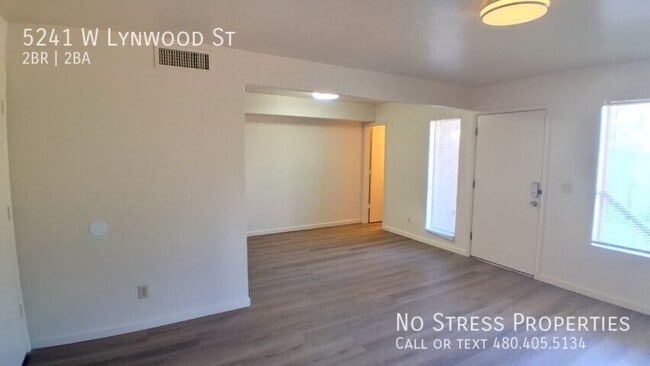 Building Photo - 5241 W Lynwood St