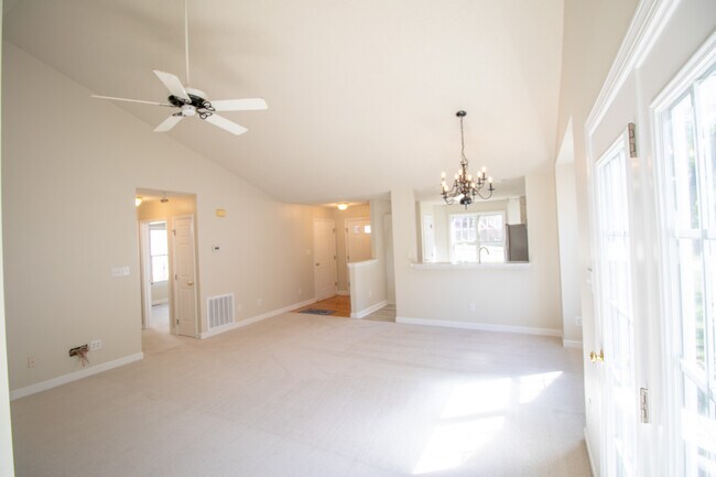 Building Photo - 223 Gregory Dr