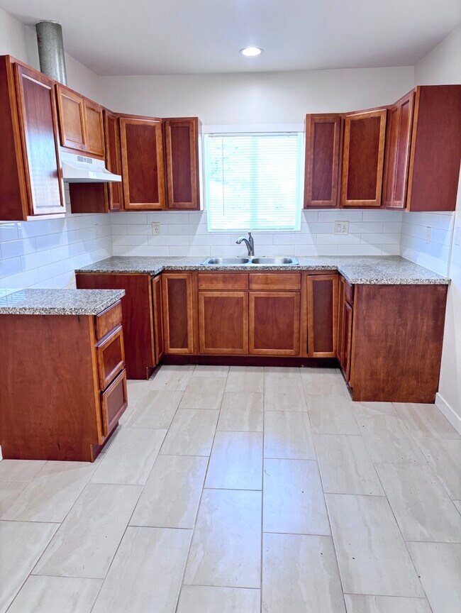 Building Photo - 1416 W 130th St